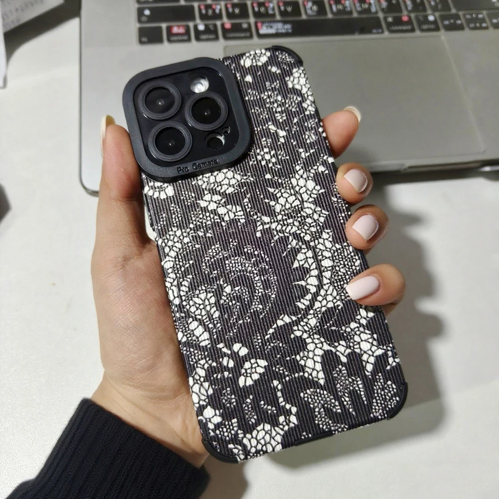 Funda de silicona con tótem de hoja blanca y negra a la moda para iPhone 16 15 14 13 12 11 Pro Max Mini Plus XS XR 16E funda suave a prueba de golpes - imagen 2