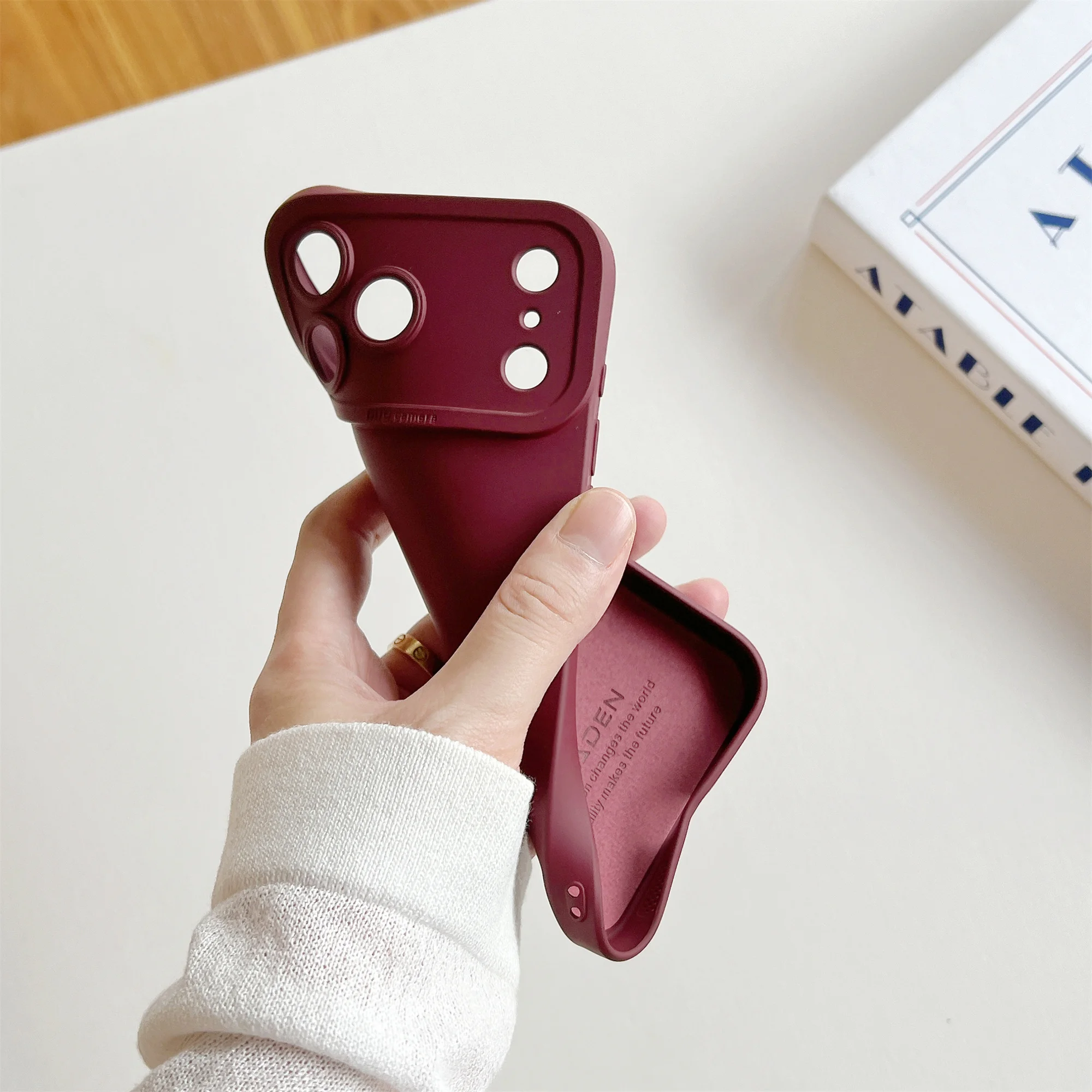 Para iPhone 17 16 15 Pro Max Plus cubierta de parachoques suave de TPU a prueba de golpes nueva funda de teléfono de silicona líquida amarilla para iphone 17 Pro Max - imagen 3