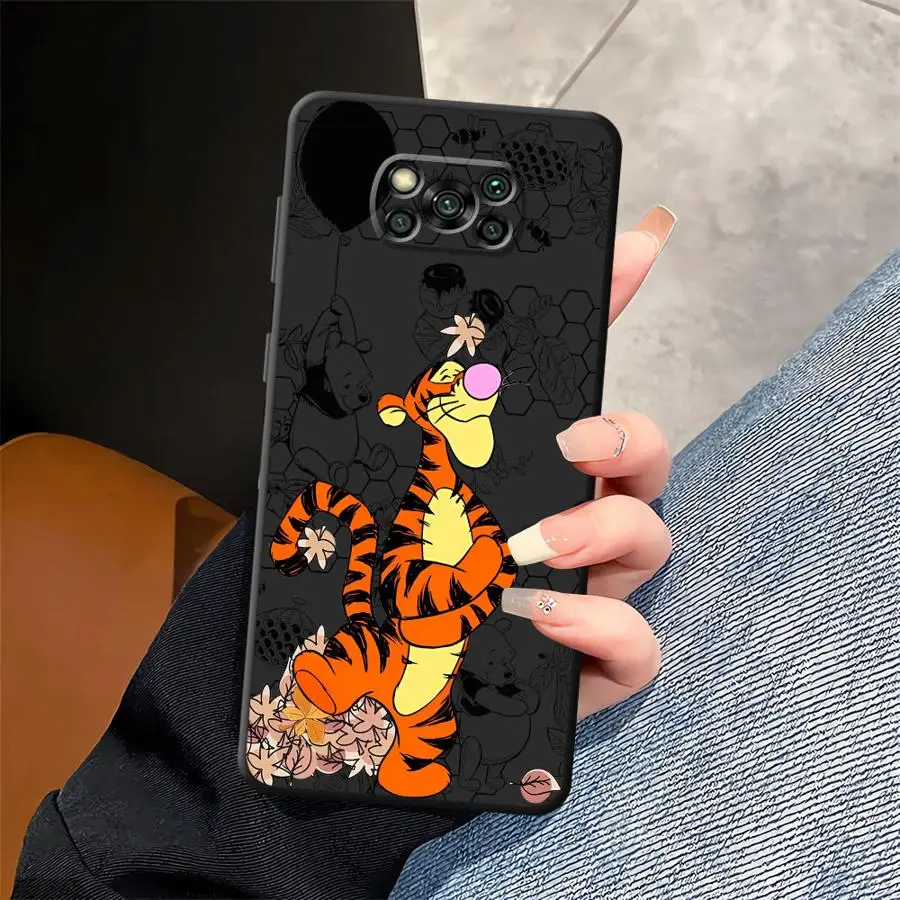 Funda para Xiaomi Poco C75 M3 M4 M7 Pro C50 C40 C61 F3 M5 F1 C71 X3 X4 X5 X7 Pro cubierta de teléfono suave negra Disney Winnie The Pooh - imagen 4