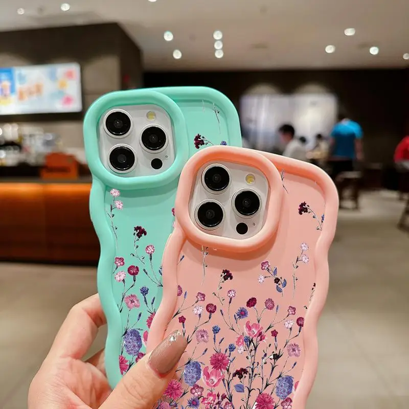 Funda Retro con flores rojas y hojas verdes para Iphone, 11, 12, 13, 14, 15 Pro Max, XR, XS Max, 6, 6S, 7, 8 Plus, cubierta suave lateral con ondas de Color caramelo - imagen 3