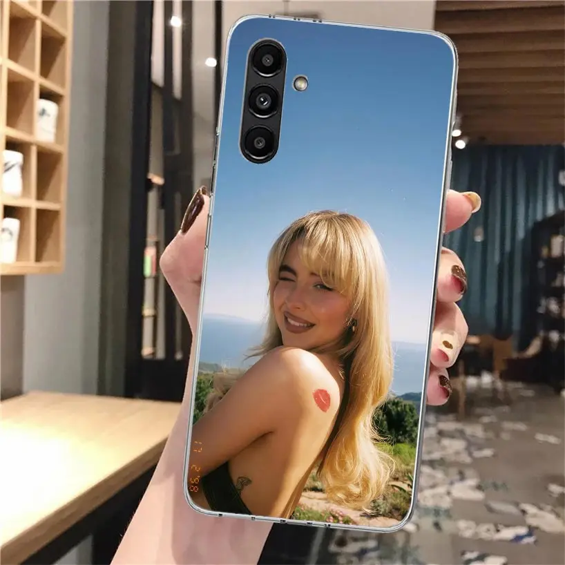 CR66 S-Sabrina c-carpintero funda de teléfono para Samsung Galaxy A56 A55 A54 A53 A17 A16 A15 A14 A13 A36 A35 A34 A33 A26 A25 A24 A23 A05 - imagen 2