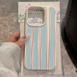 Funda iPhone – Patrón Lichi Rojo con Rayas Azules Antigolpes