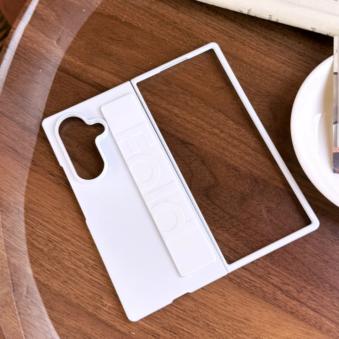 Funda de teléfono con soporte para correa de muñeca de silicona suave de lujo para Samsung Galaxy Z Fold7 Z Fold6 5 4 3 fundas ultrafina mate dura para PC - imagen 2