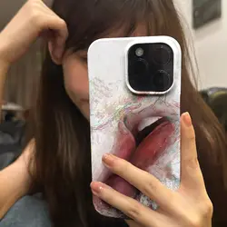 Funda Dura iPhone 16-13 Pro Max - Diseño Besos Arte Europeo Brillante
