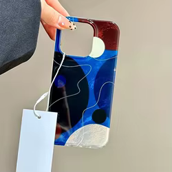 Funda Silicona iPhone 15/16/14 – Concha Vórtice Geométrica Perforada