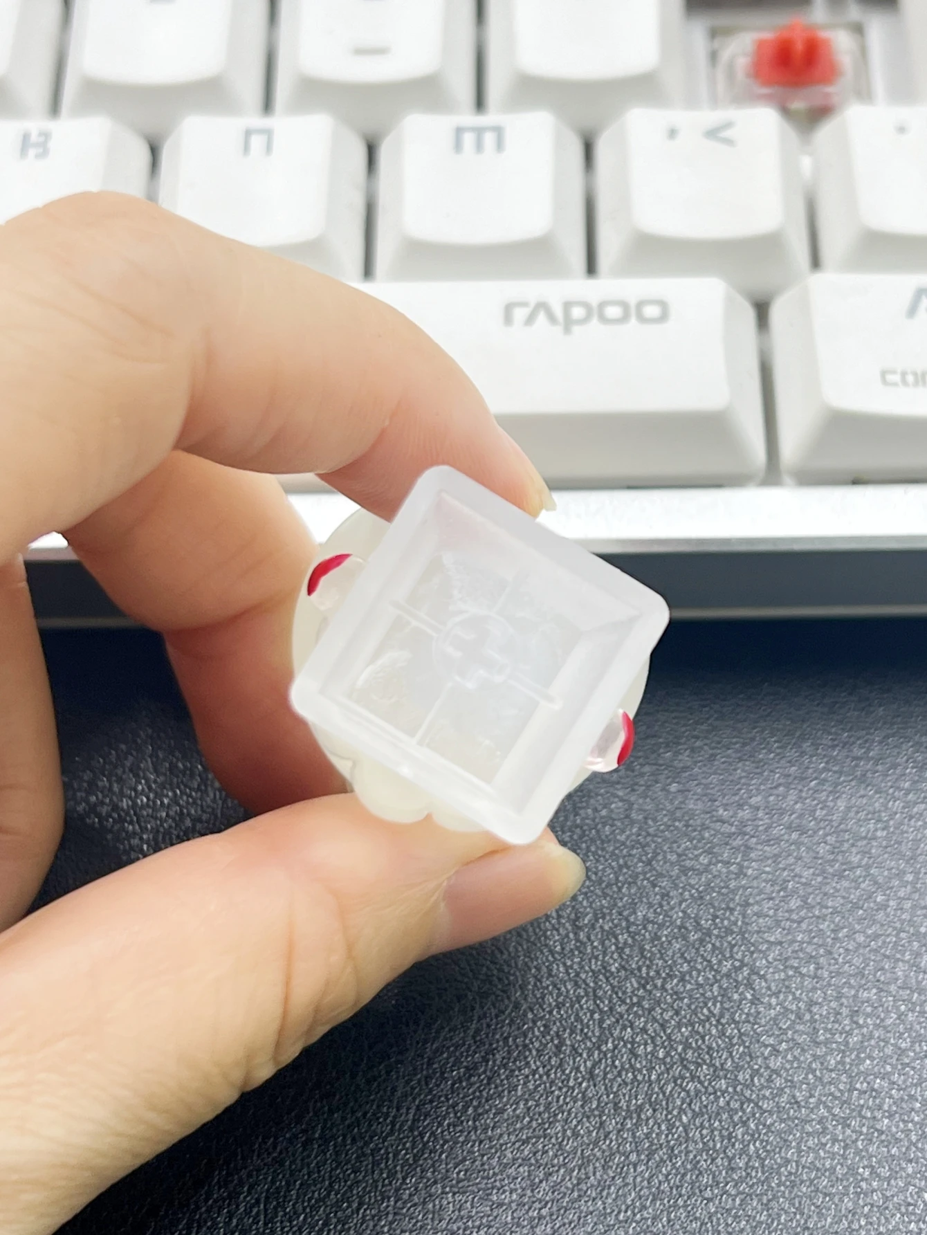 1 Uds. Accesorios de teclas de teclado mecánico de eje transversal blanco fantasma de Halloween - imagen 2