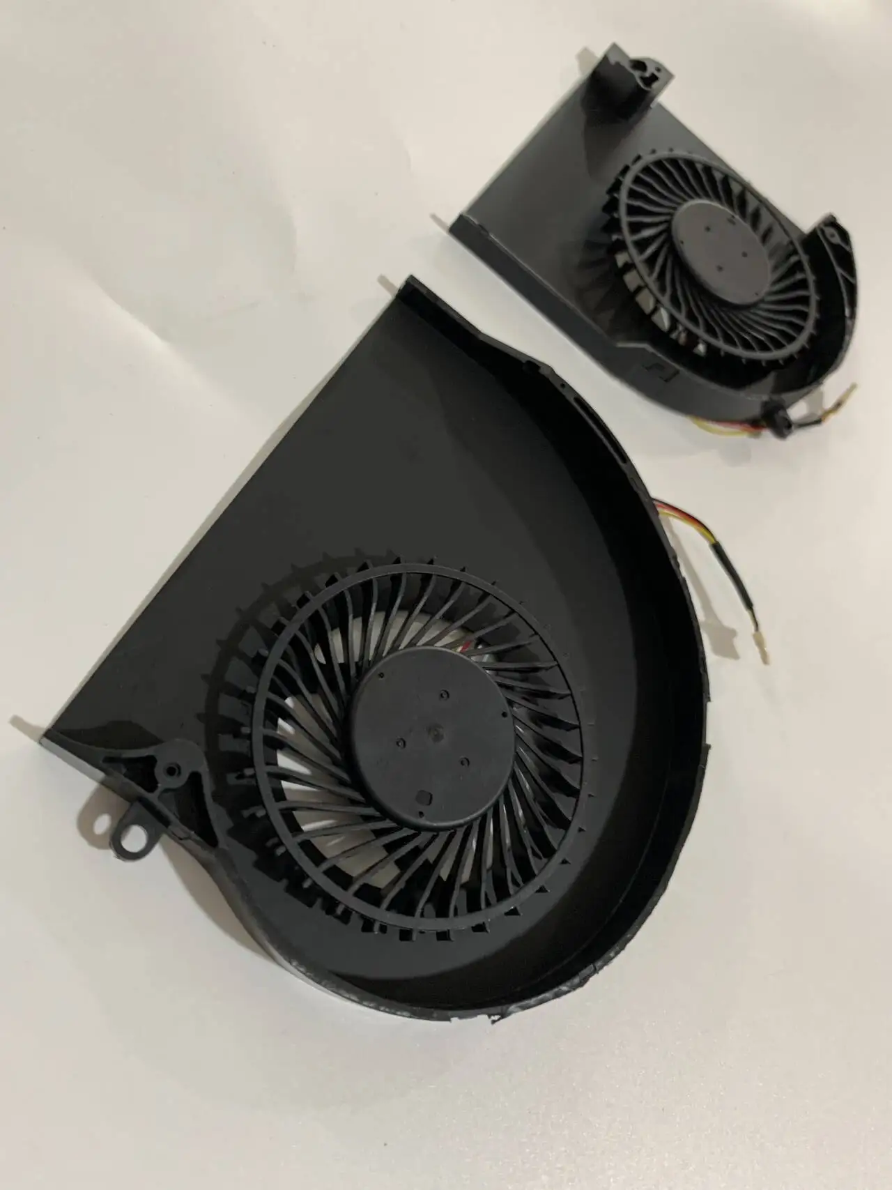 Ventilador de refrigeración de CPU + GPU para portátil Dell Alienware 17 R4 R5 P31E MG75090V1-C060-S9A - imagen 4