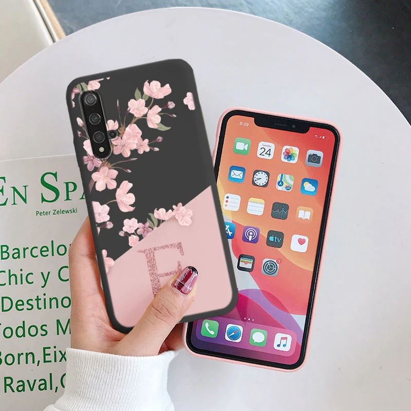 Funda de silicona con letra inicial para Huawei Nova 5T, carcasa trasera de TPU suave con flor rosa Retro para Huawei Nova5T Capa, bonita Coque - imagen 3
