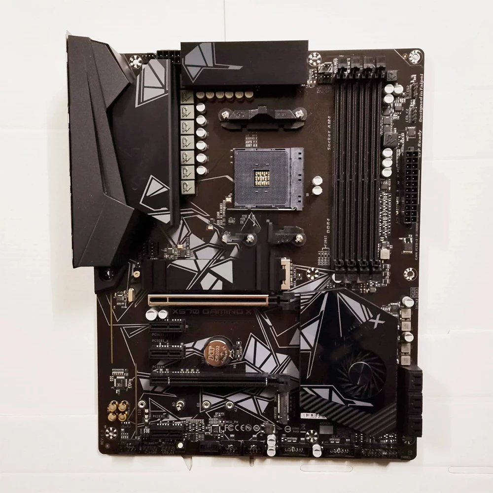 El tablero de juego X570 GAMING X AMD admite la placa base Ryzen R7 - imagen 5