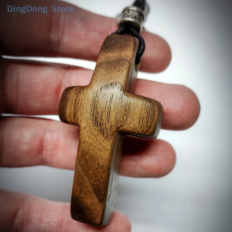1 pieza de crucifijo de madera, cadena con colgante de amor, llavero de crucifijo hecho a mano de nogal cristiano, llavero de cruces de guardián ajustables - imagen 2