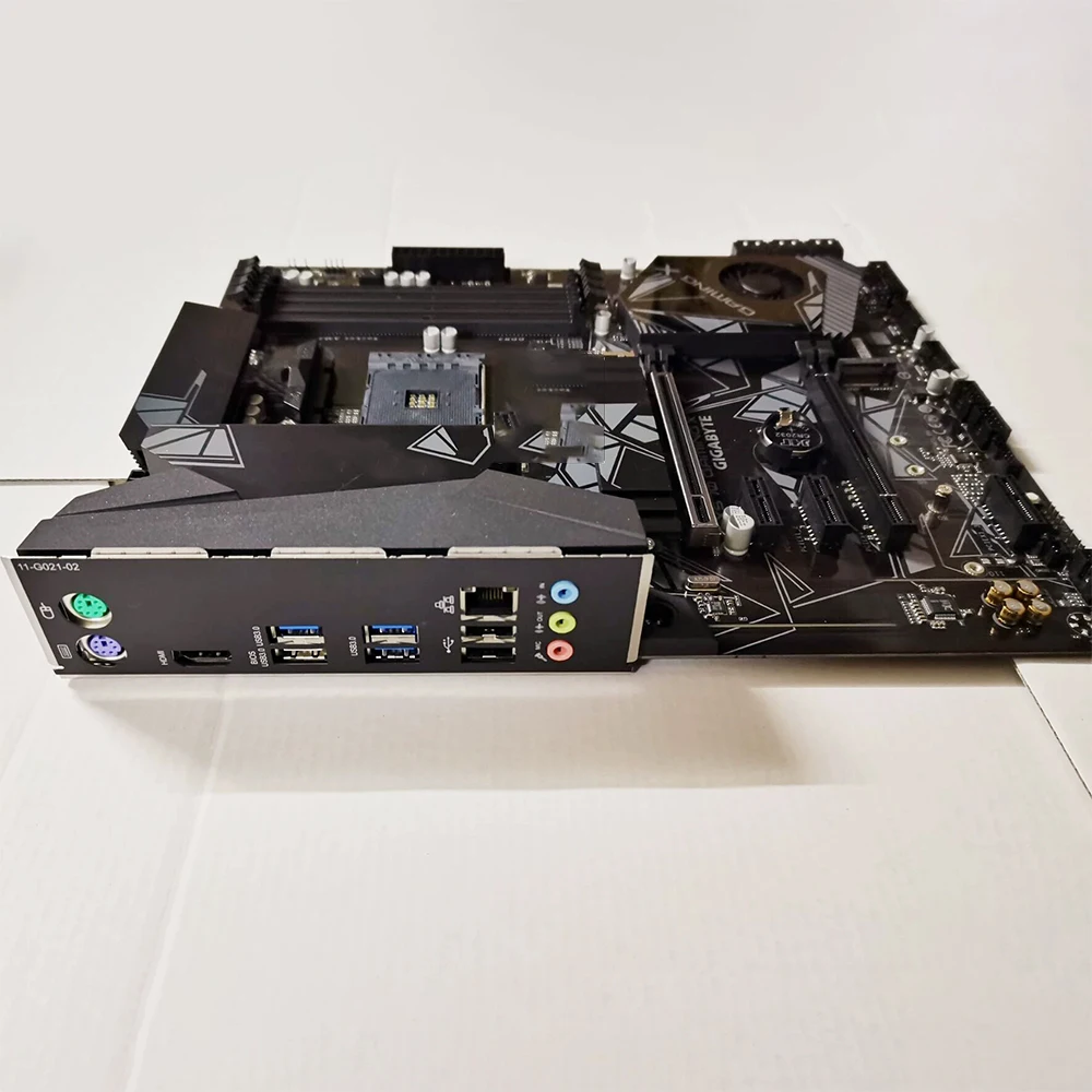 El tablero de juego X570 GAMING X AMD admite la placa base Ryzen R7 - imagen 3