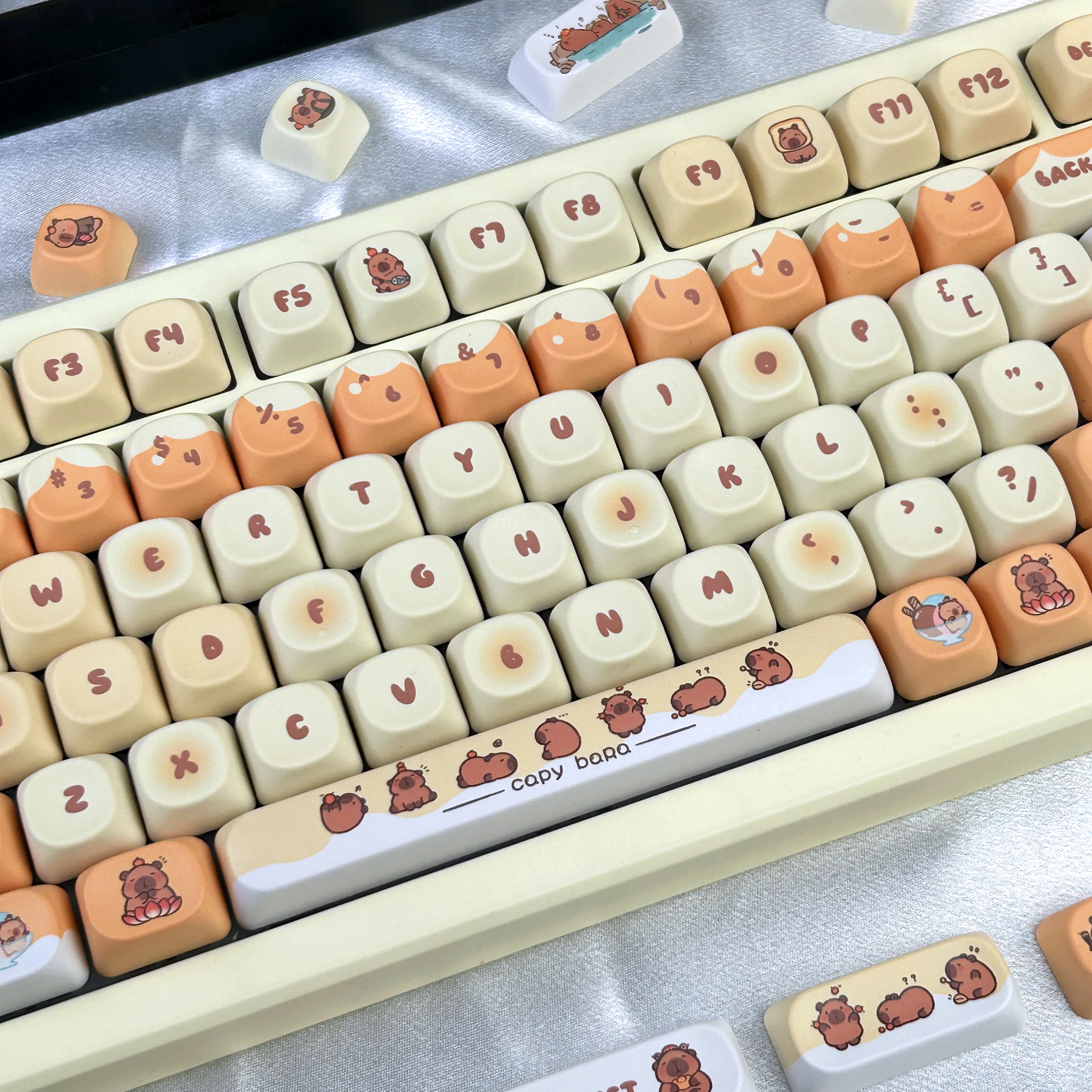 Lindas teclas Moa Capybara dibujos animados Pbt Iso/Ansi diseño teclado teclas naranja personalizado Alice Keycaps - imagen 3