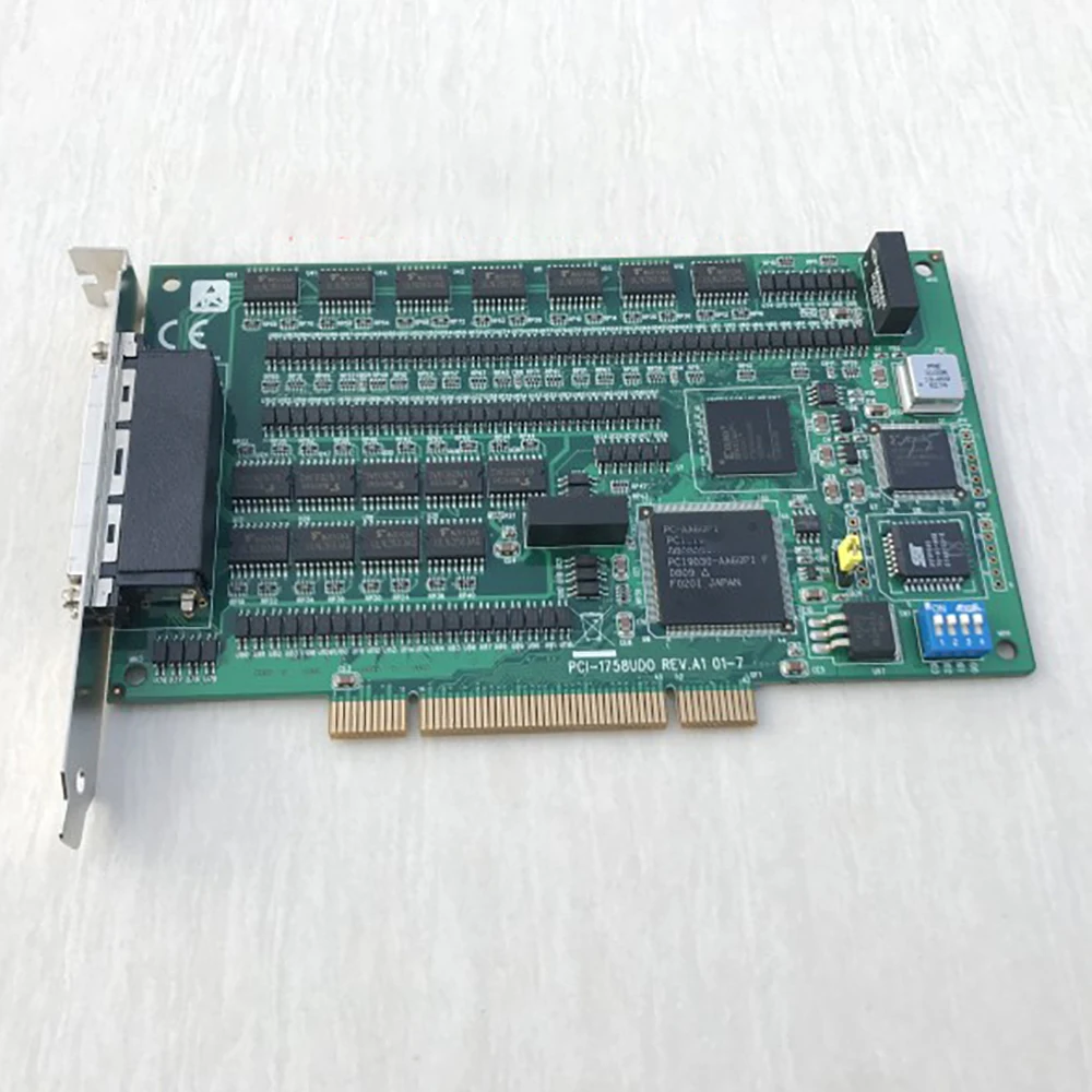 Tarjeta de entrada digital aislada de 128 canales PCI-1758UDO REV.A1