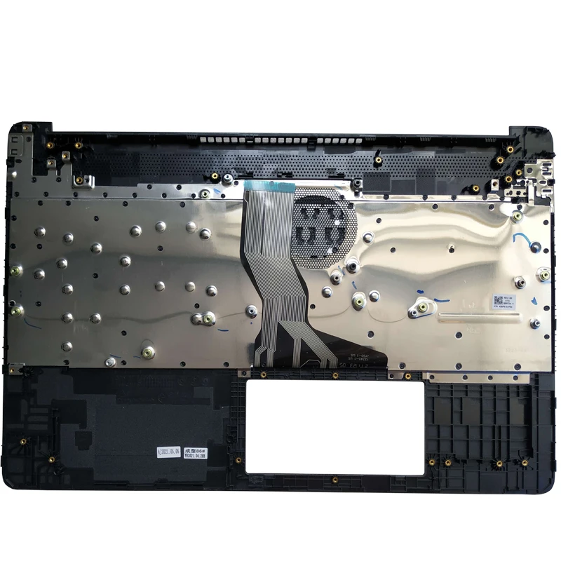 Una placa base de la computadora con una pegatina