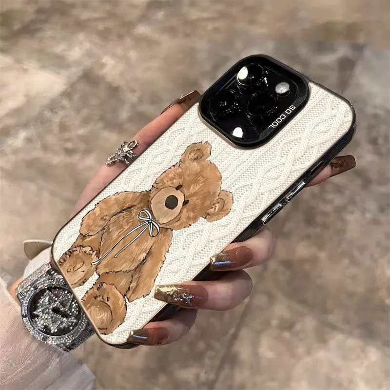 Funda de teléfono plateada con diseño cálido de oso tejido para Xiaomi 15T 14T 13T 12T Pro 11 Lite 5G 14 13 12 Poco X7 X6 X5 F6 F7 Pro F5 - imagen 3