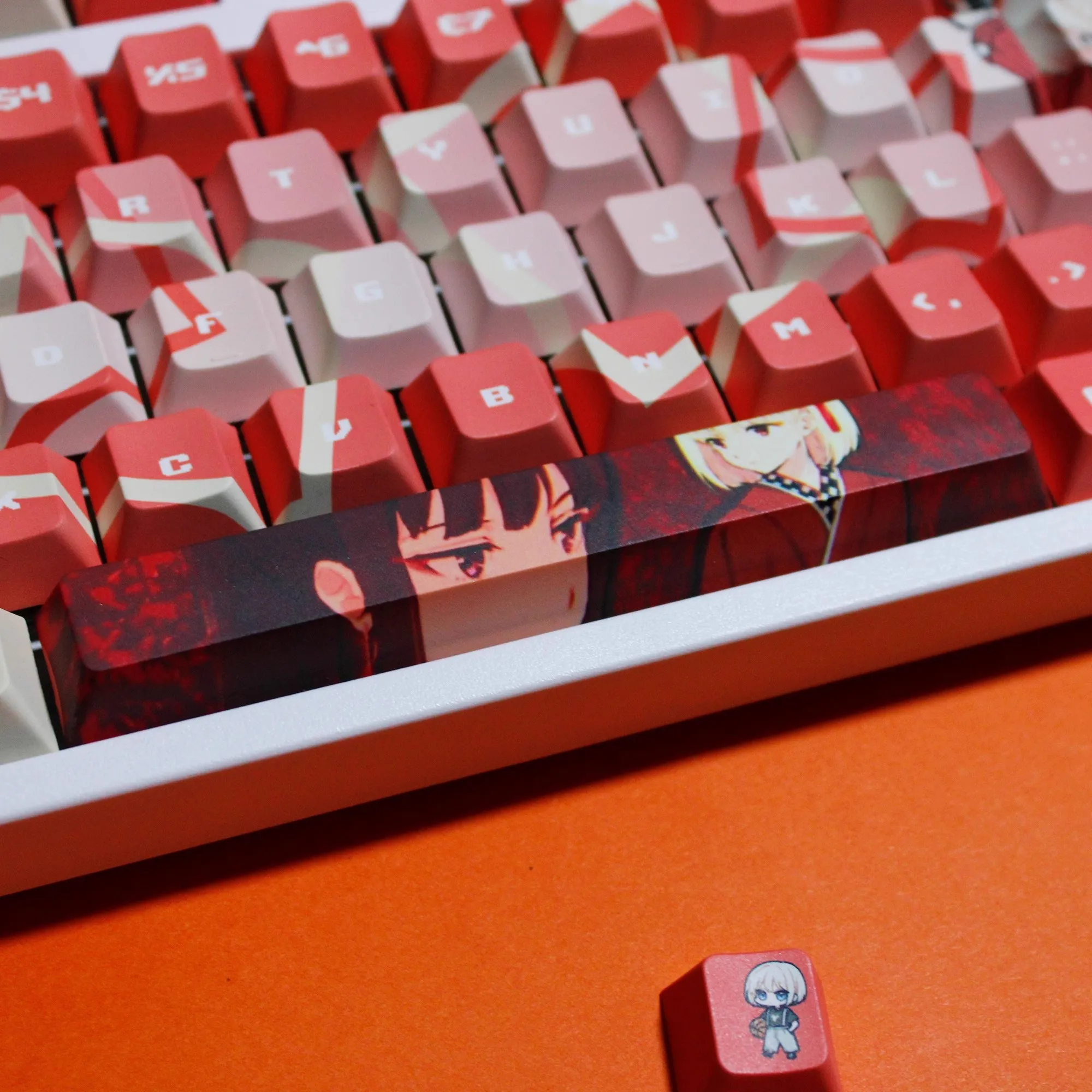 Teclas con tema de Anime Nishikigi Chisato, bonito perfil Cherry/XDA, Sub Keycap PBT, teclas personalizadas para juegos, regalo para teclado mecánico - imagen 4