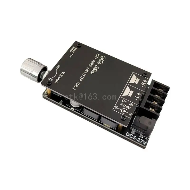 Un dispositivo electrónico negro con una etiqueta blanca