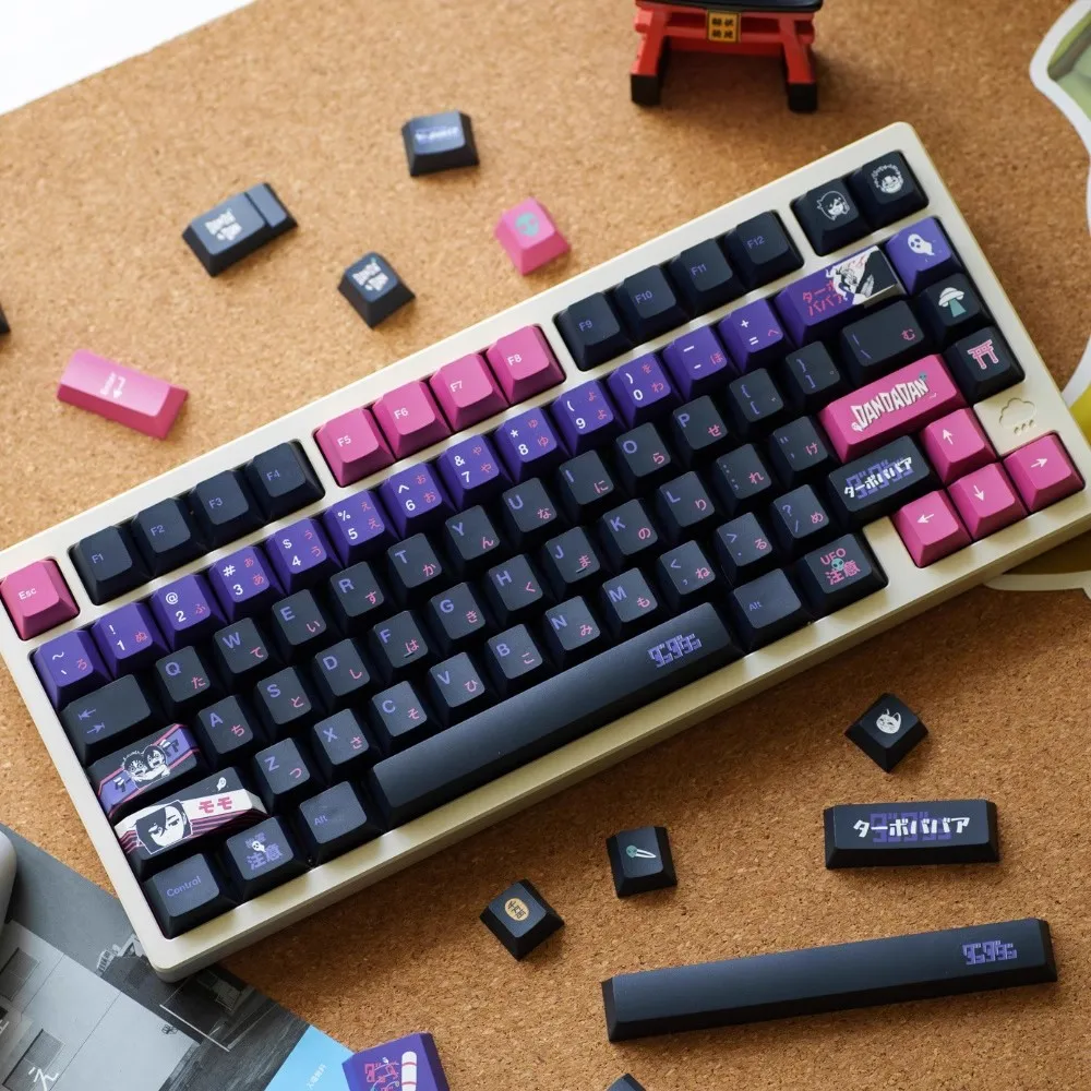 1 Juego de teclas DAN DA DAN, teclas de dibujos animados de Anime con subcama de tinte PBT, teclas a prueba de luz con perfil de cereza para teclado MX Switch Wooting