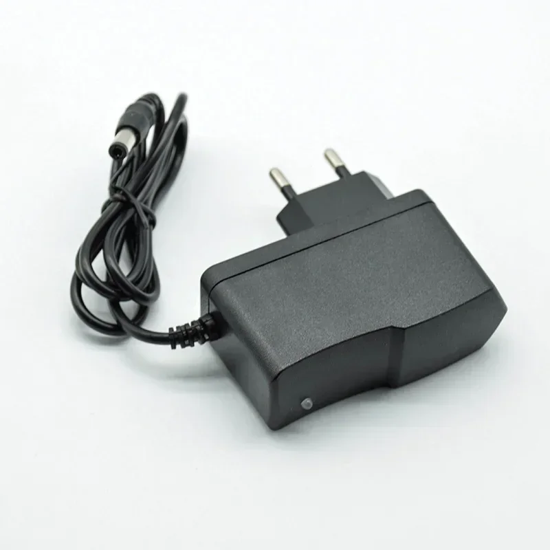Cargador de fuente de alimentación 12,6 V 1A/1000mA Adaptador convertidor CC CA a CC para batería de litio 18650 Enchufe europeo 5,5 mm * 2,5 mm (2,1 mm) - imagen 3