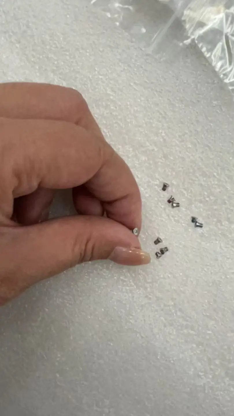 Tornillos Montaje MacBook Pro Retina A1398 - imagen 3