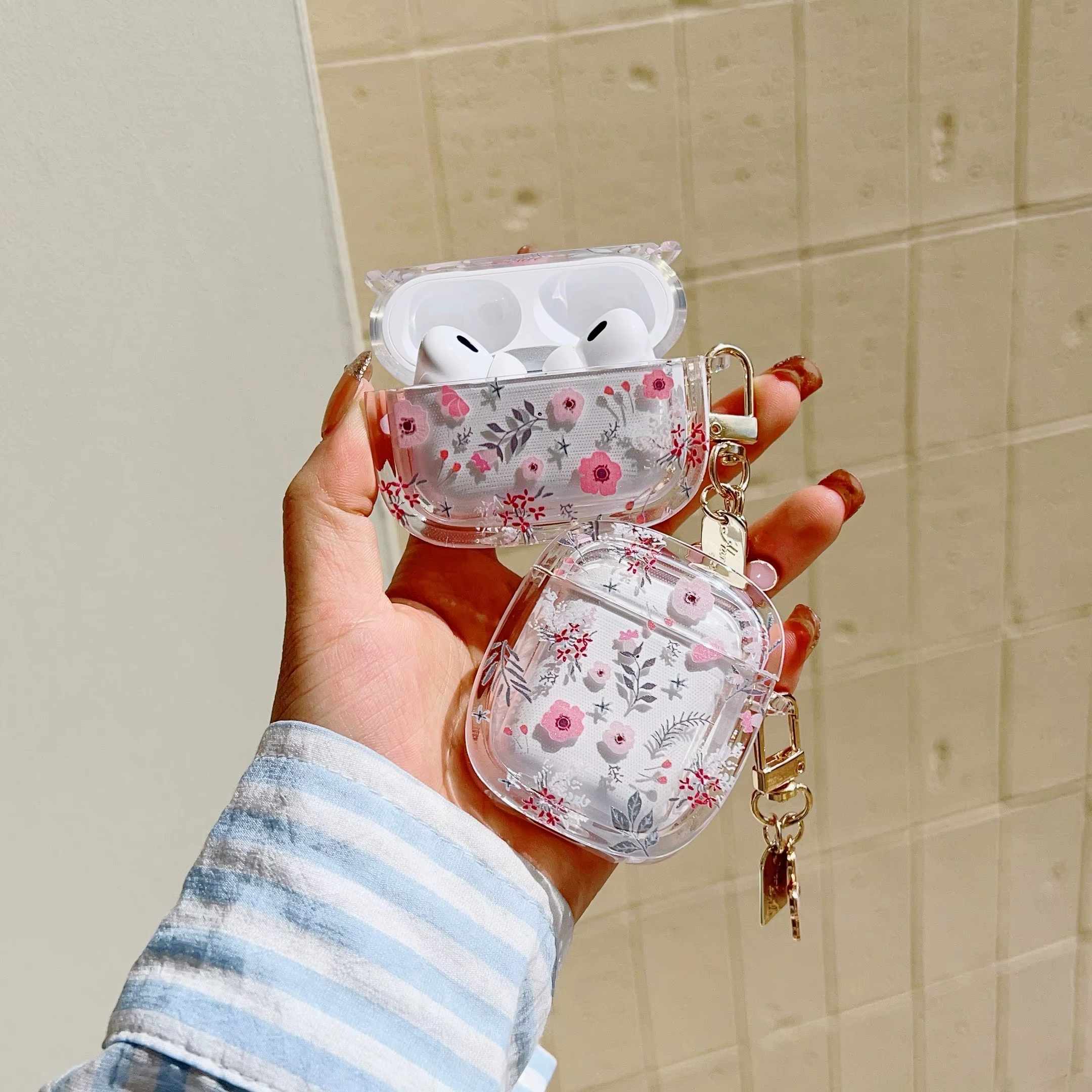 Funda con colgante de perla y flor rosa para Apple AirPods Pro 2, fundas para auriculares con forma de mariposa y flores, llavero de corazón - imagen 4