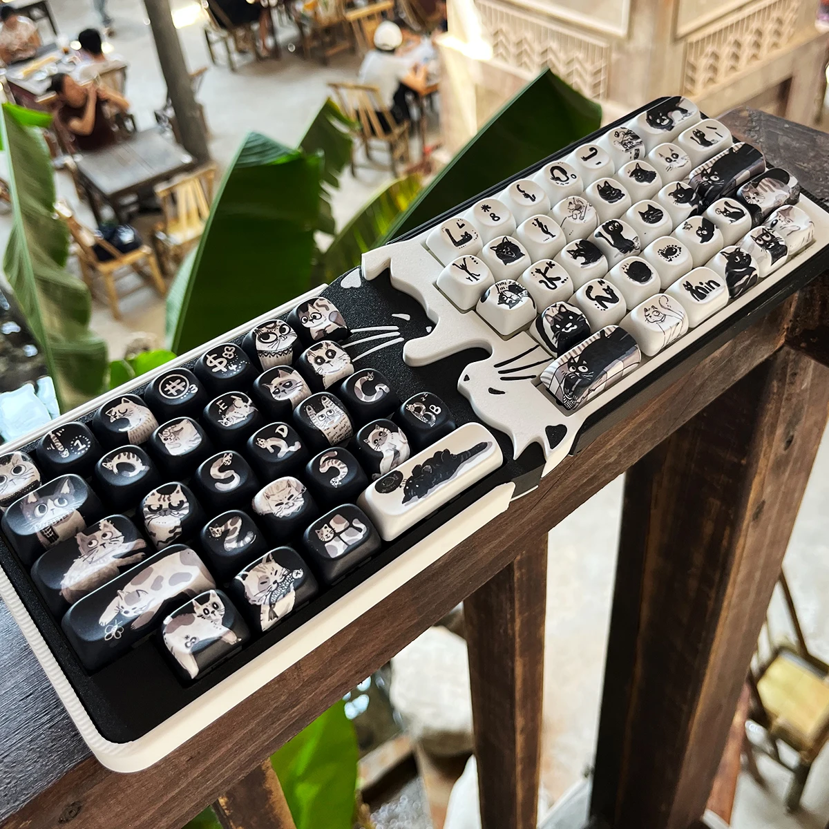 Juego de teclas con tema bonito de gato Tai Chi, color blanco y negro, perfil PBT Cherry MOA, teclas originales personalizadas hechas a mano para teclado mecánico - imagen 4