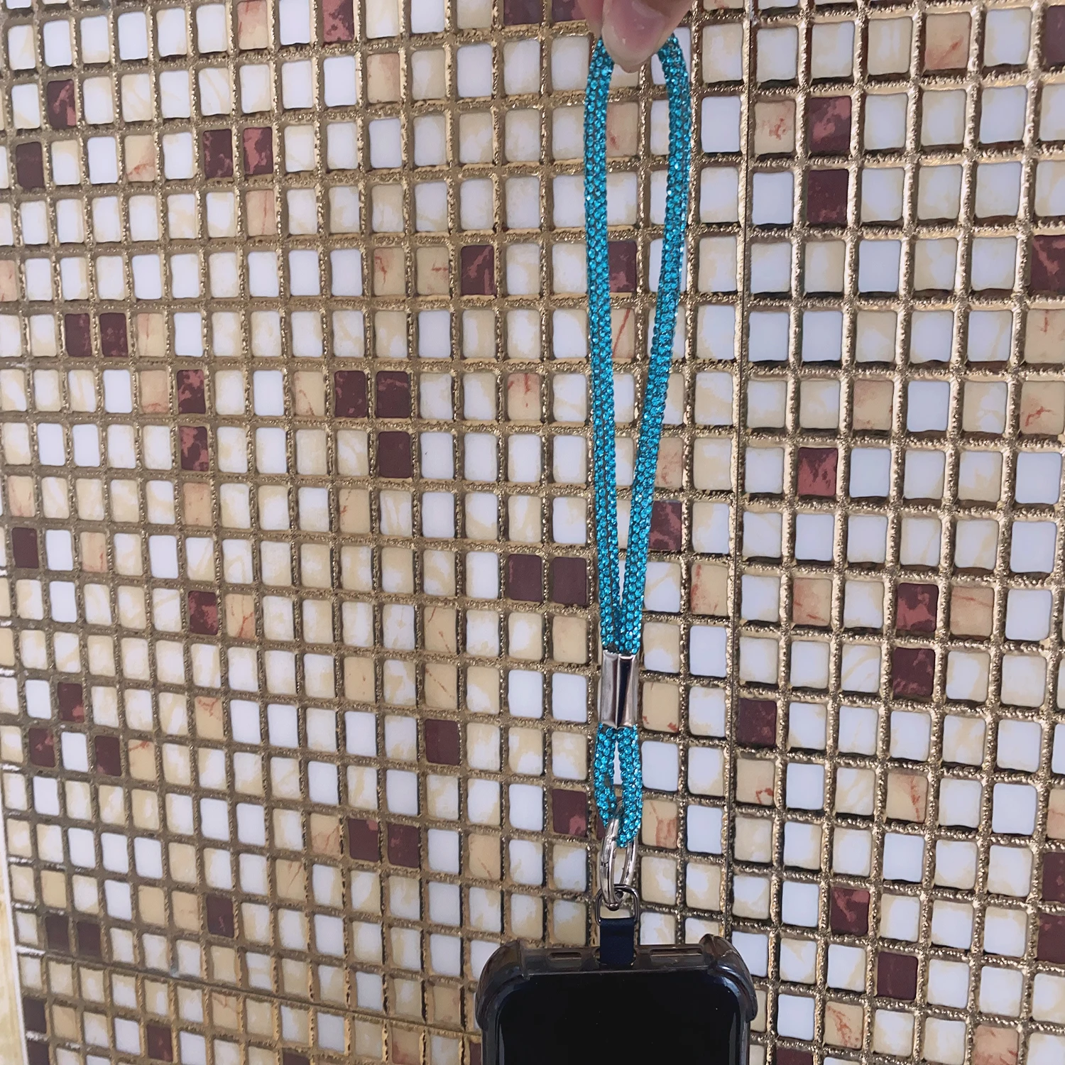 Correa de muñeca corta para teléfono móvil, colgante de diamantes de imitación, cordón completo, Correa colorida de lujo, Correa antipérdida - imagen 3