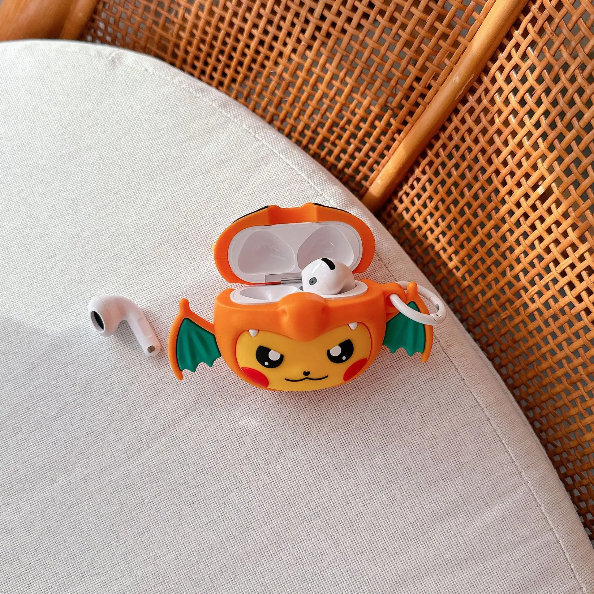 Para Airpods Pro 3 Funda 2025, 3D Pokemon Ball Charizard Funda de silicona para auriculares para Airpods Pro 2 Funda para niños - imagen 3