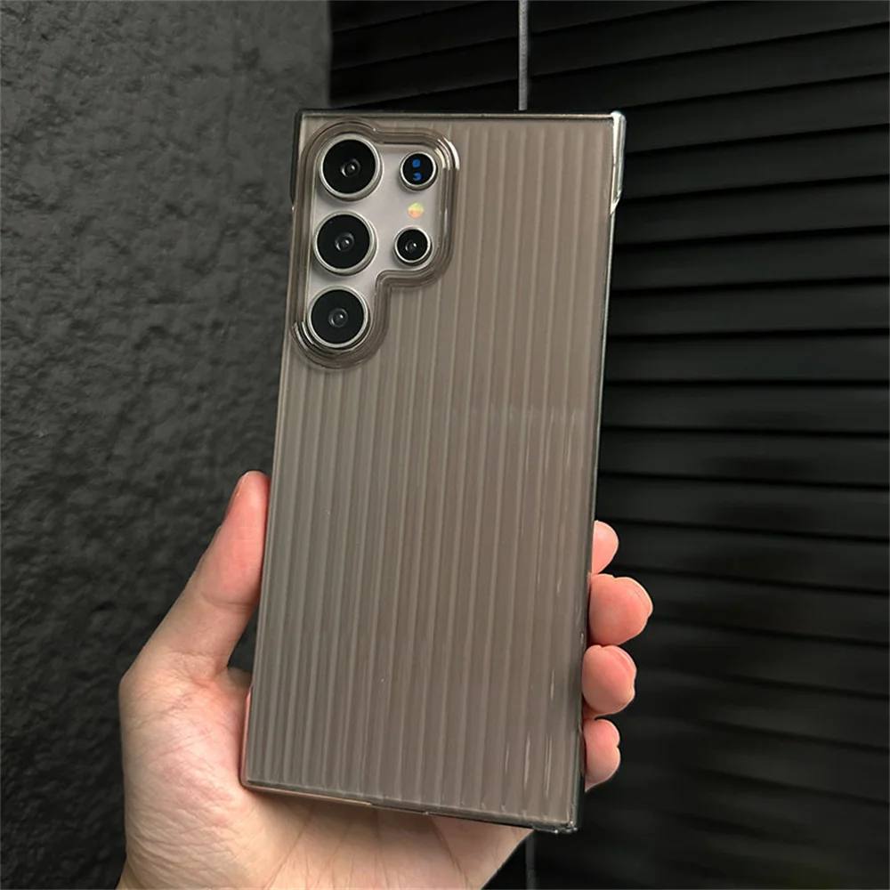 Funda de teléfono sin marco corrugada ultrafina para Samsung S24 S22 S23 funda trasera sin bordes reforzada con esquinas a rayas Ultra moda - imagen 4