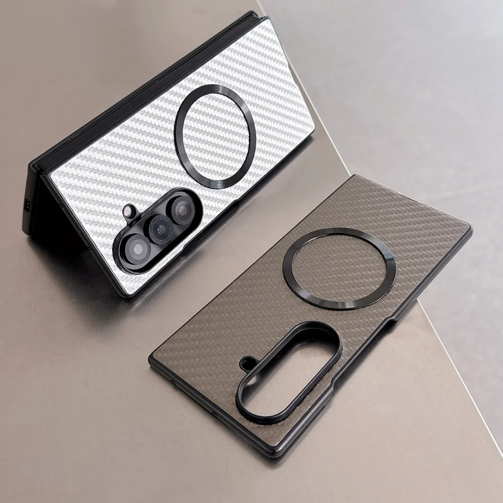 Funda magnética de lujo con diseño de fibra de carbono para Samsung Galaxy ZFlip 7 6 5 4 Z Fold 7 6 5 funda protectora de teléfono con carga inalámbrica - imagen 3