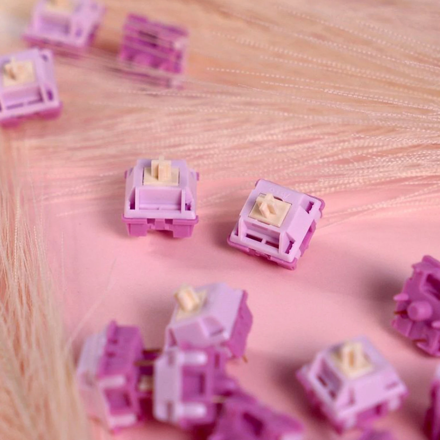 Akko V3 Creamy Purple Pro Switch Interruptor táctil 30gf de 5 pines compatible con teclado mecánico MX (45 piezas) - imagen 5