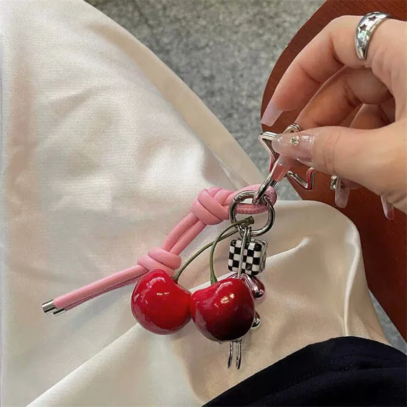 Cordón corto de cuero PU con alfabeto de cereza Y2k, cordón Universal para teléfono móvil, bolsa para teléfono, llavero con colgante de corazón de amor antipérdida - imagen 3