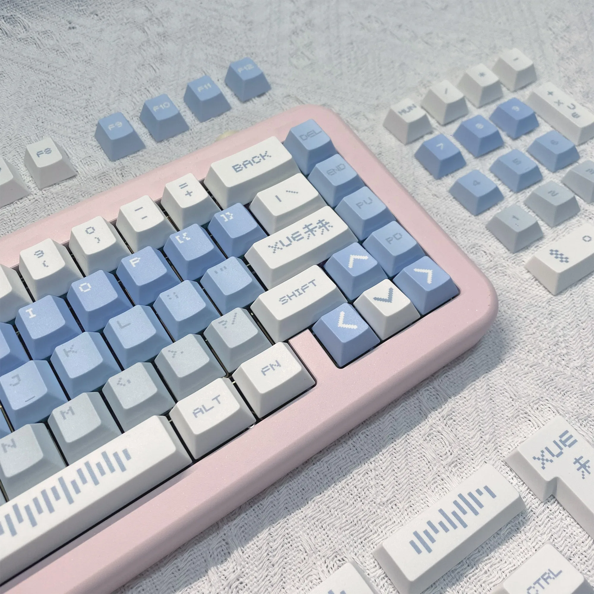 Snow Future-Juego de teclas con tema de píxel azul, perfil de cereza PBT, teclas originales personalizadas hechas a mano para regalo de teclado mecánico - imagen 4