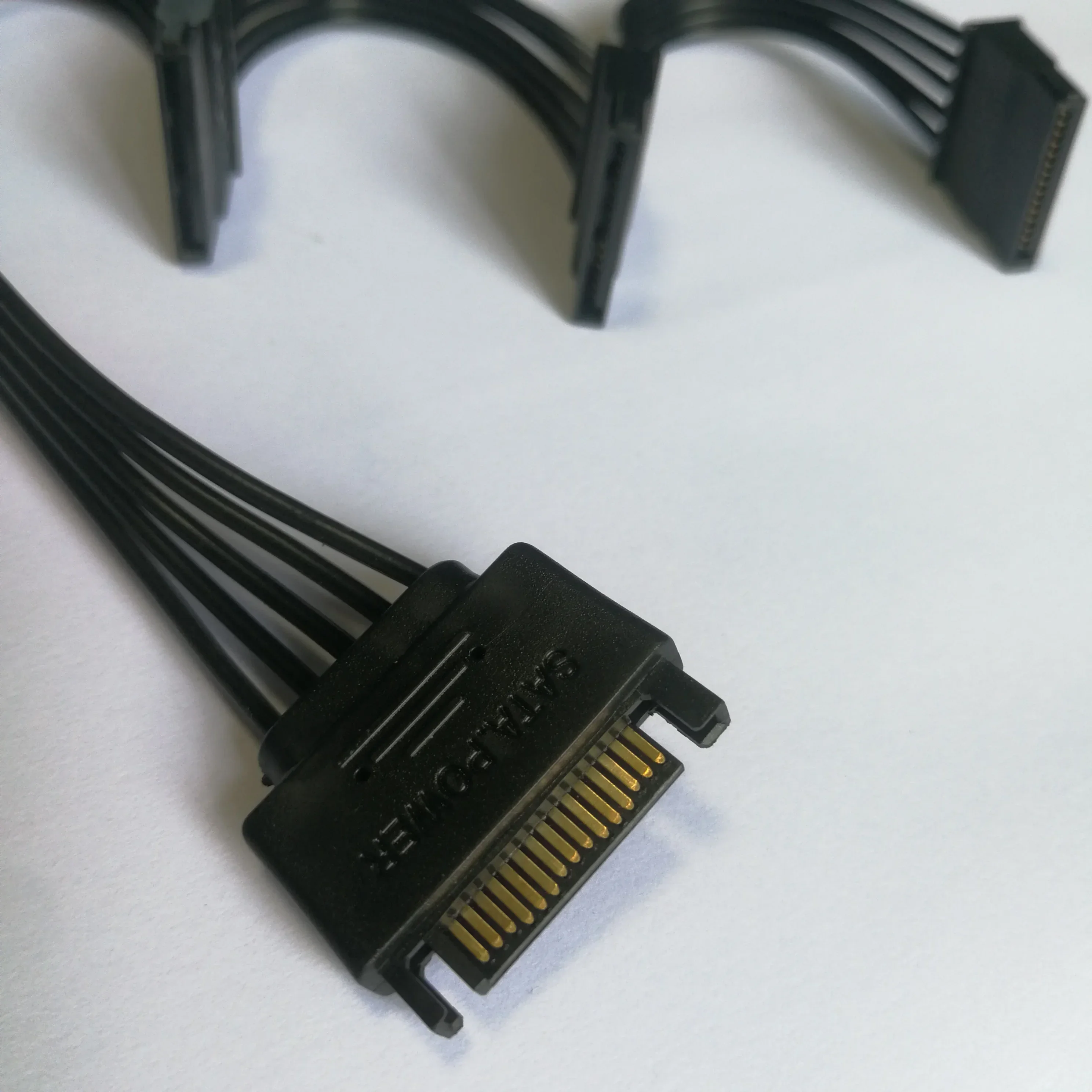 Cable Divisor SATA 1 Macho a 3 Hembra 15Pin 18AWG - imagen 4