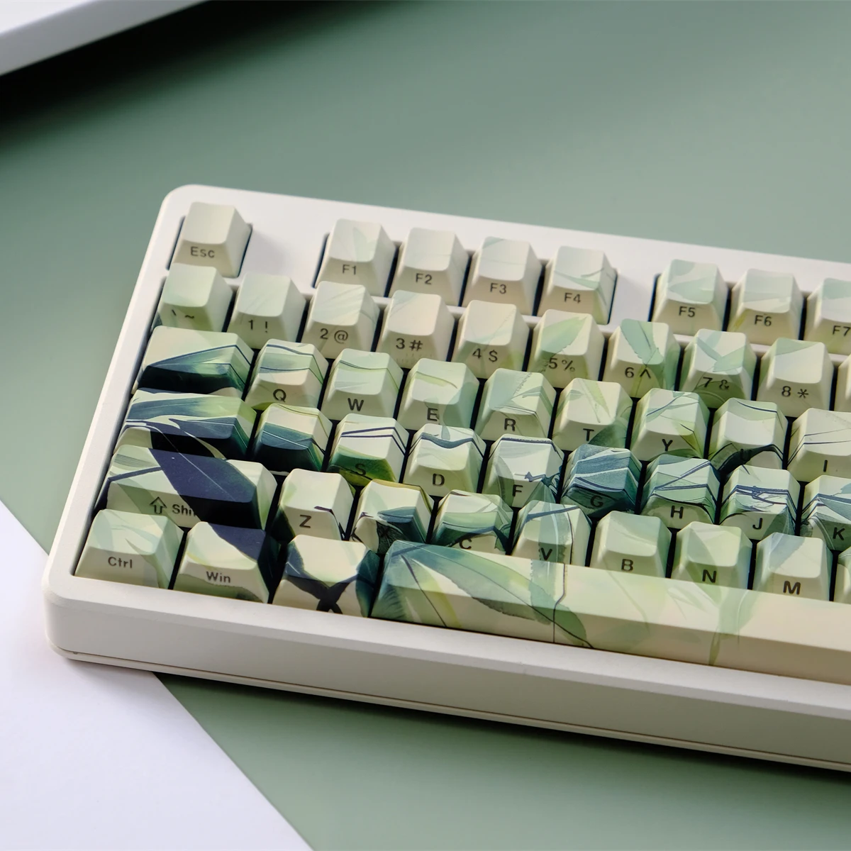 Hoja de bambú, sublimación de tinte de cinco lados, teclas PBT con brillo lateral a través de teclas, perfil de cereza, 130 teclas para teclado de interruptores MX