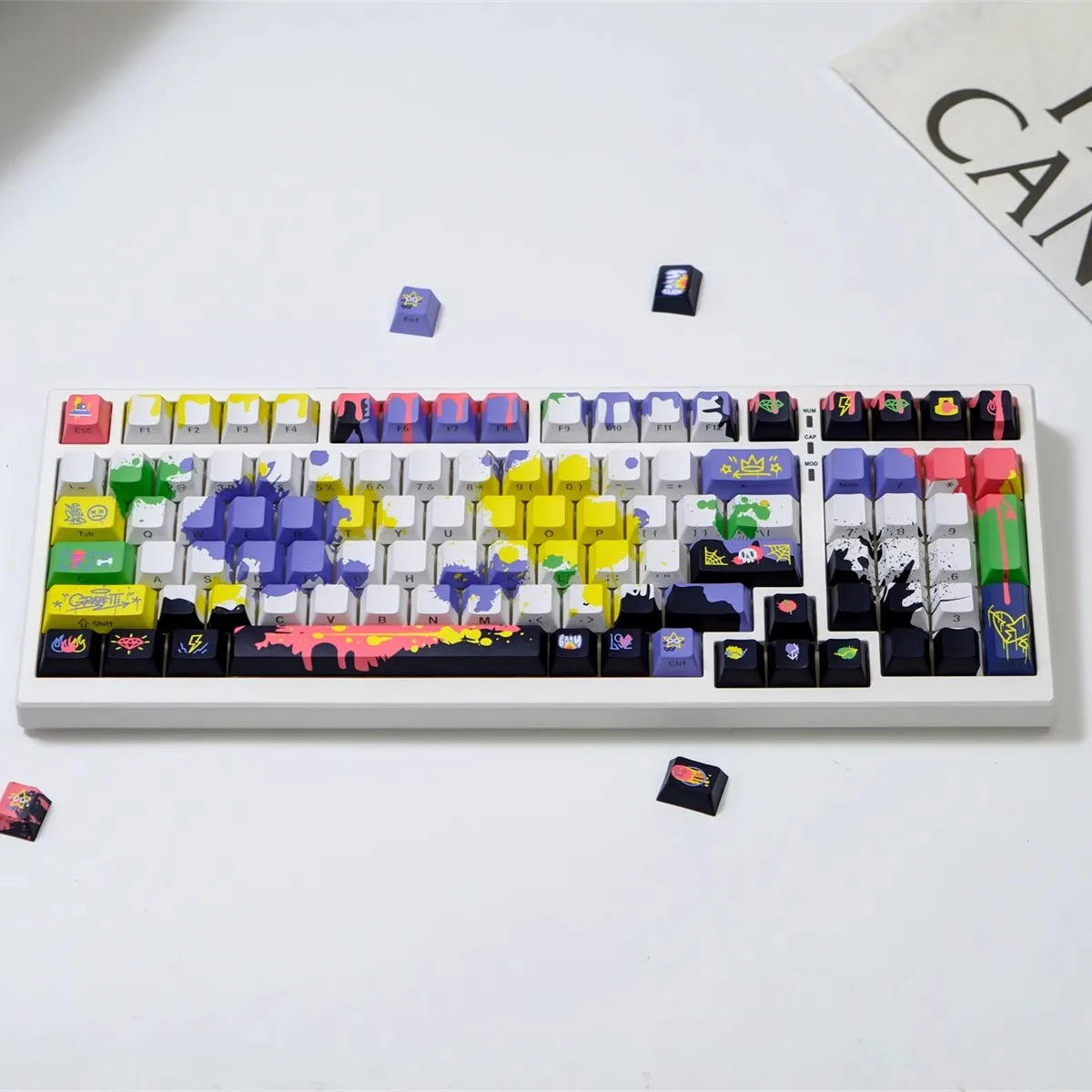 1 Juego de teclas retroiluminadas con estampado lateral de Graffiti, teclas subcama de tinte PBT, teclas de perfil de cereza para teclado MX Switch Wooting 60HE - imagen 3