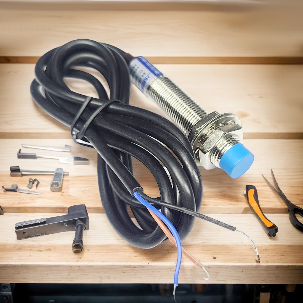 LJ12A34Z/BX Sensor de proximidad inductivo Cable de sonda NPN Sensor de interruptor fotoeléctrico de inducción de Metal de 3 cables LJ12A3-4-Z/BX