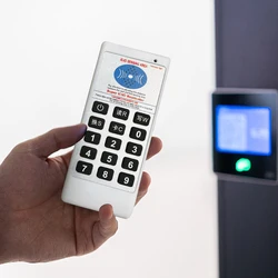 Copiadora RFID/NFC portátil de 125 kHz y 13,56 MHz