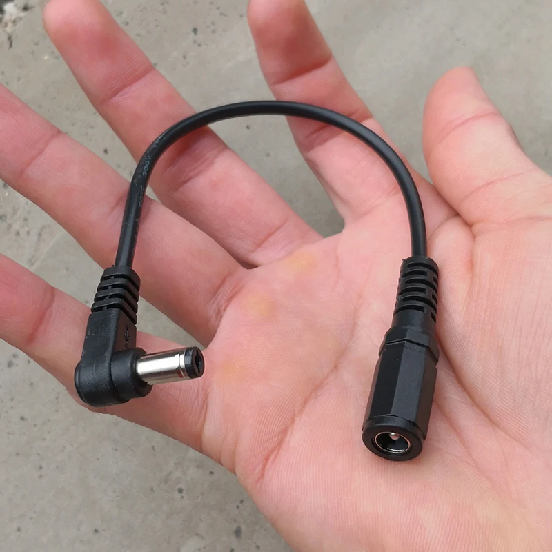 DC 5,5 x 2,1 mm macho a hembra 20 cm cable de extensión de alimentación en ángulo de 90 grados - imagen 3