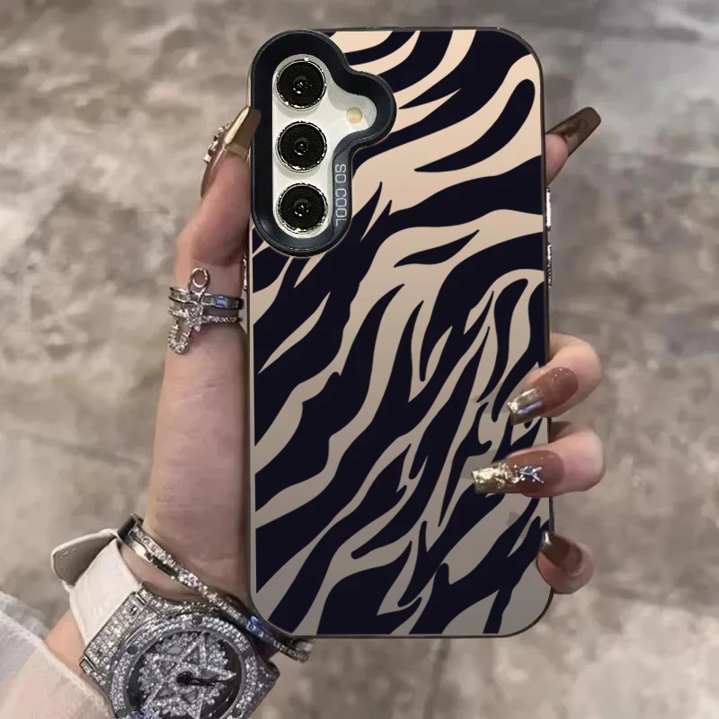 Funda de teléfono para Samsung Galaxy S21 FE S22 Plus S23 S24 S25 Ultra A16 A26 A25 A24 A36 A56 A55 A54 5G cubierta de rayas irregulares negras