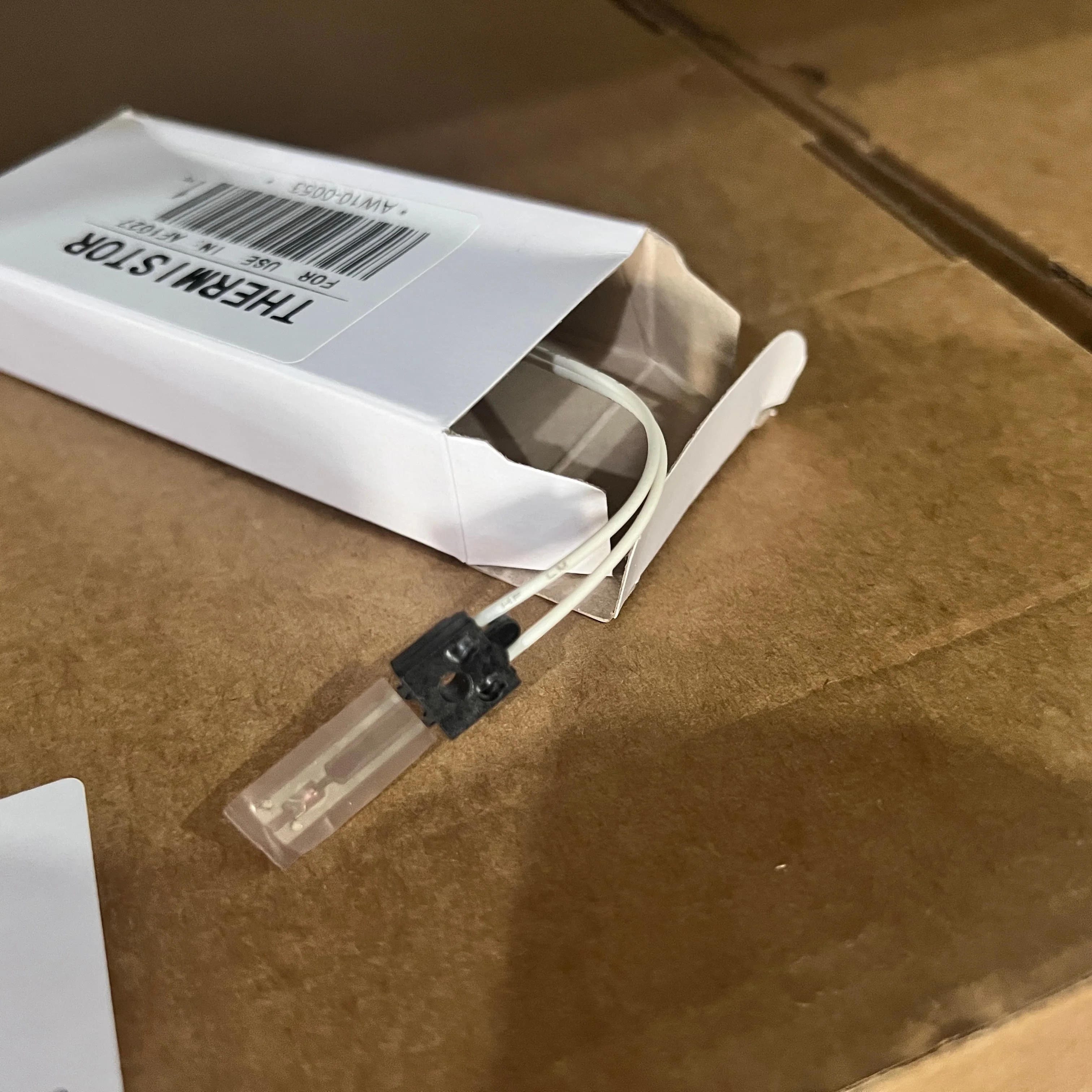 10 Uds nuevo AW10-0053 AW100053 para Ricoh Aficio 1022 1027 1035 1045 2022 2027 2035 2045 3025 3030 2510 3010 termistor de fusor