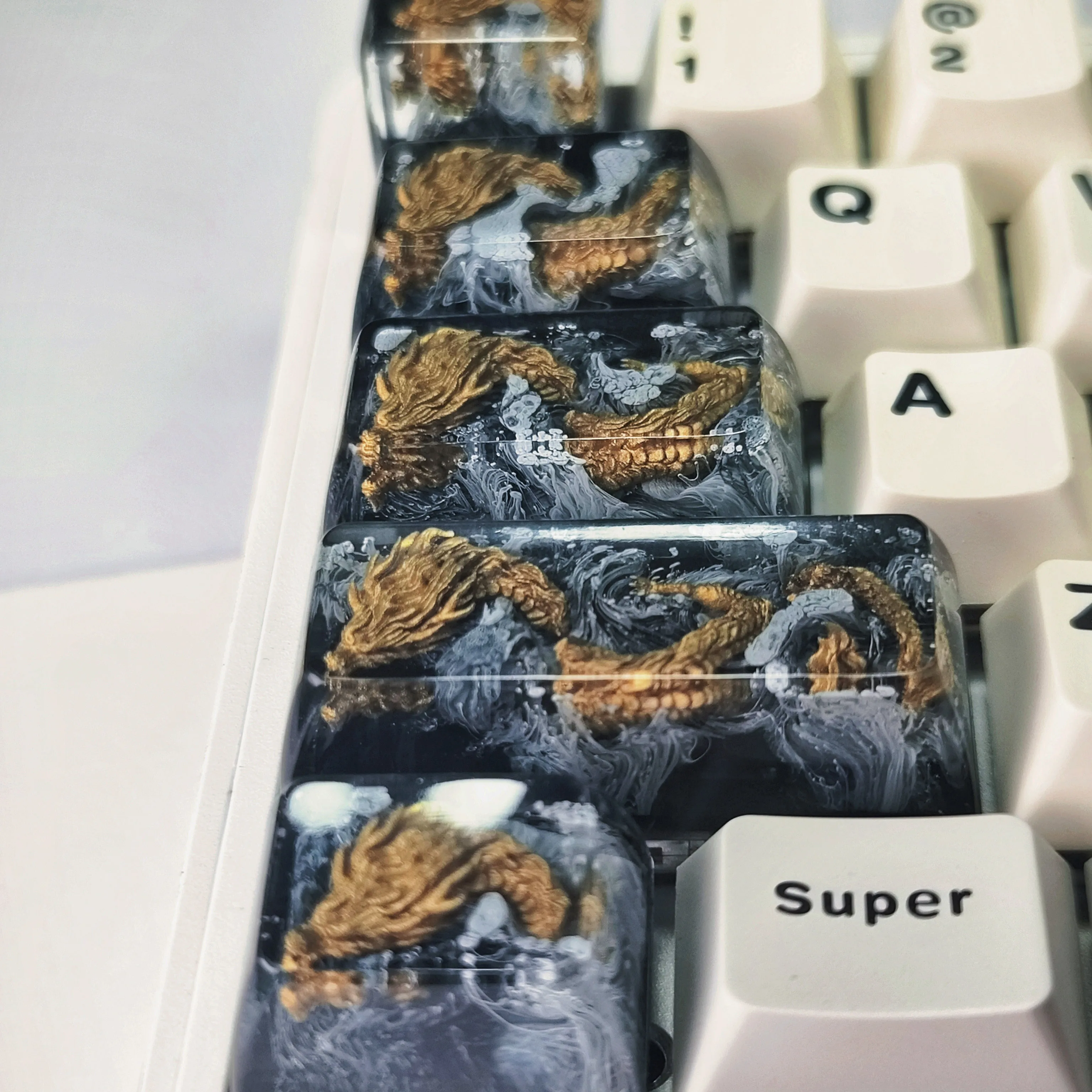 Diseño personalizado dragón dorado negro hecho a mano Keycap Fpr Teclado mecánico resina Keycap regalo de vacaciones para niños