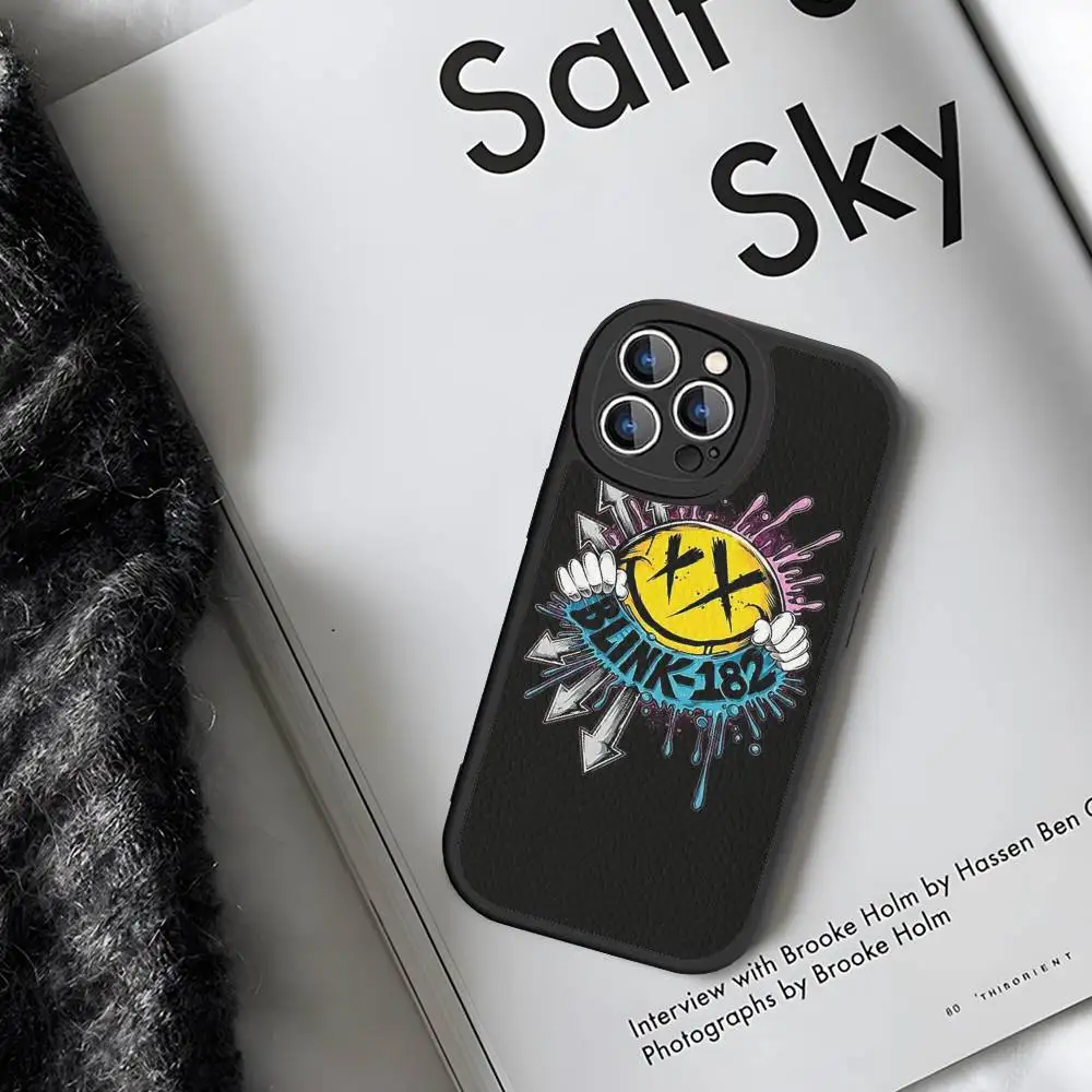 B-Blinks 182 Rock Band Funda de teléfono de cuero para IPhone 16 14 15 Pro Plus 13 12 11 Pro Max funda de silicona - imagen 4