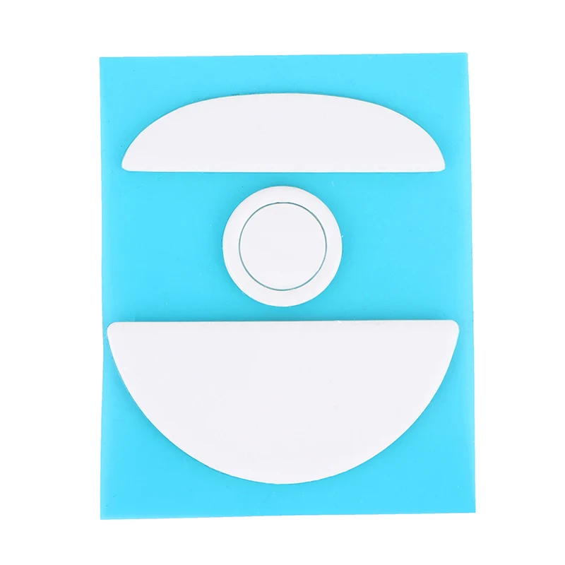 Un objeto azul y blanco con una cara sonriente