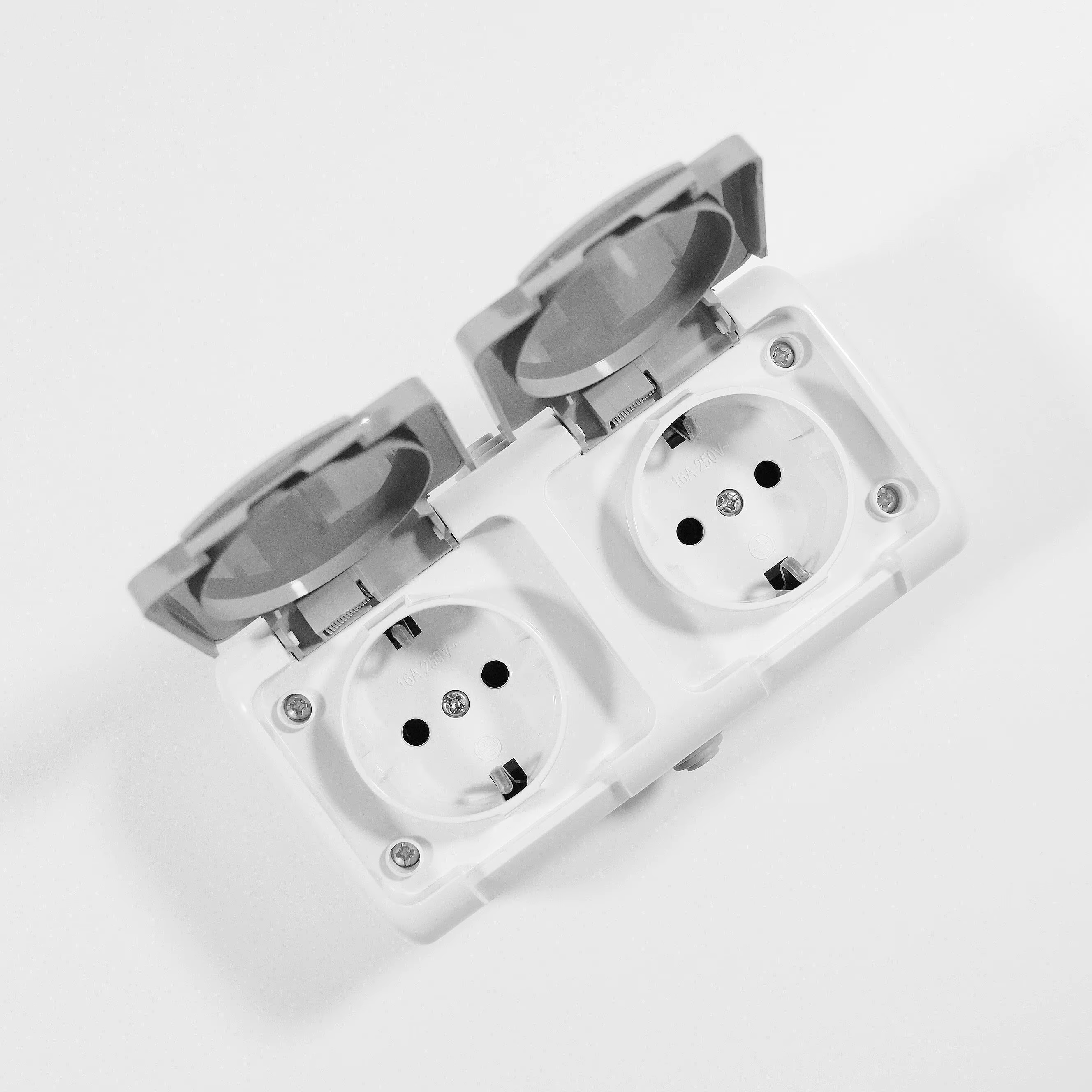 Toma de corriente Schuko IP54 2P+E - Superficie 2G - imagen 3