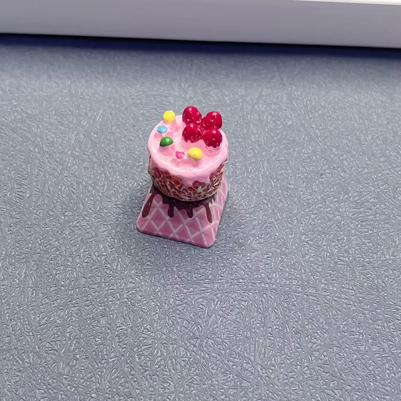 Teclas originales hechas a mano con forma de pastel de fresa, teclas de teclado mecánico personalizadas y creativas, teclas de chocolate con sublimación caliente - imagen 4