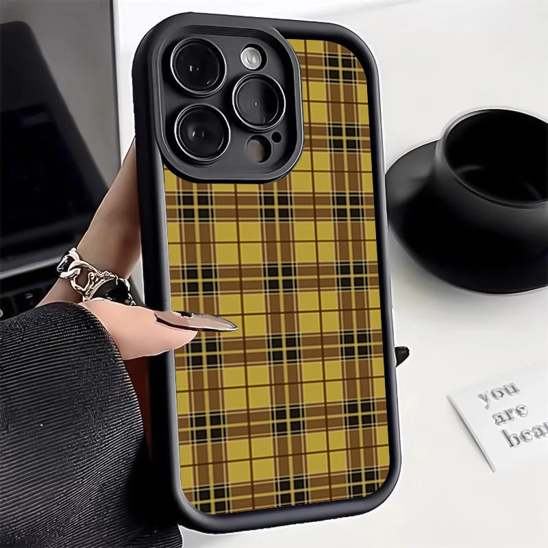 Funda a cuadros marrón-amarillo estilo británico para iPhone 11 12 13 14 15 16PRO MAX PLUS Cobertura completa de lentes Prevención de caídas tpu pho - imagen 5