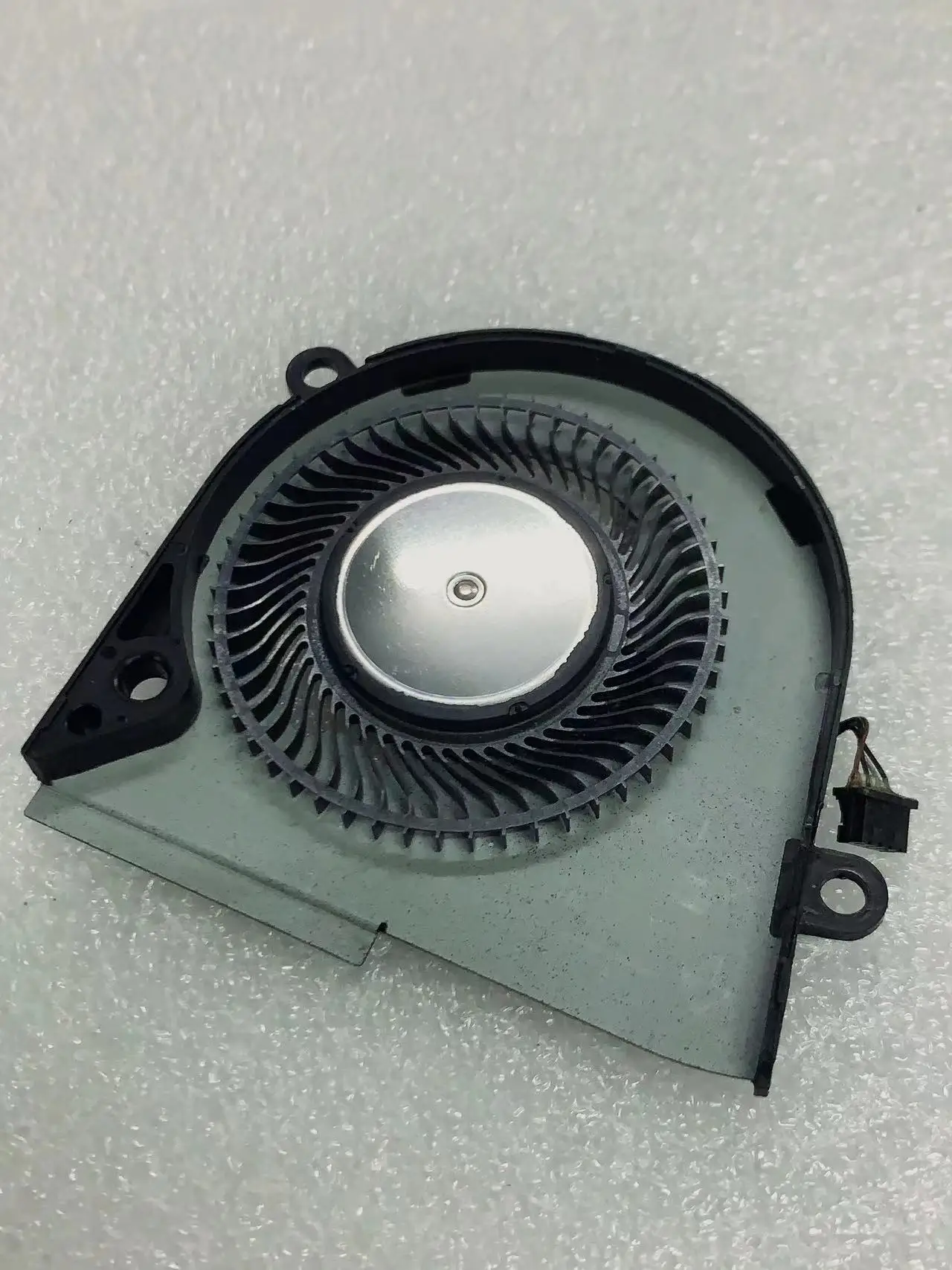 Original para Dell Latitude 14 7400 ventilador de refrigeración para portátil DC28000NFSL 0YKF1F YKF1F