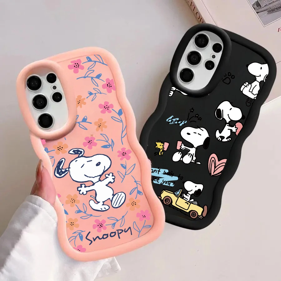 Funda Snoopy de flores a la moda para Samsung Galaxy A06 A07 A05 A05S A23 A24 A25 A04 A04E A13 A14 A50 A30 A50S A51 A52 A22 A32 A12 A73 - imagen 2