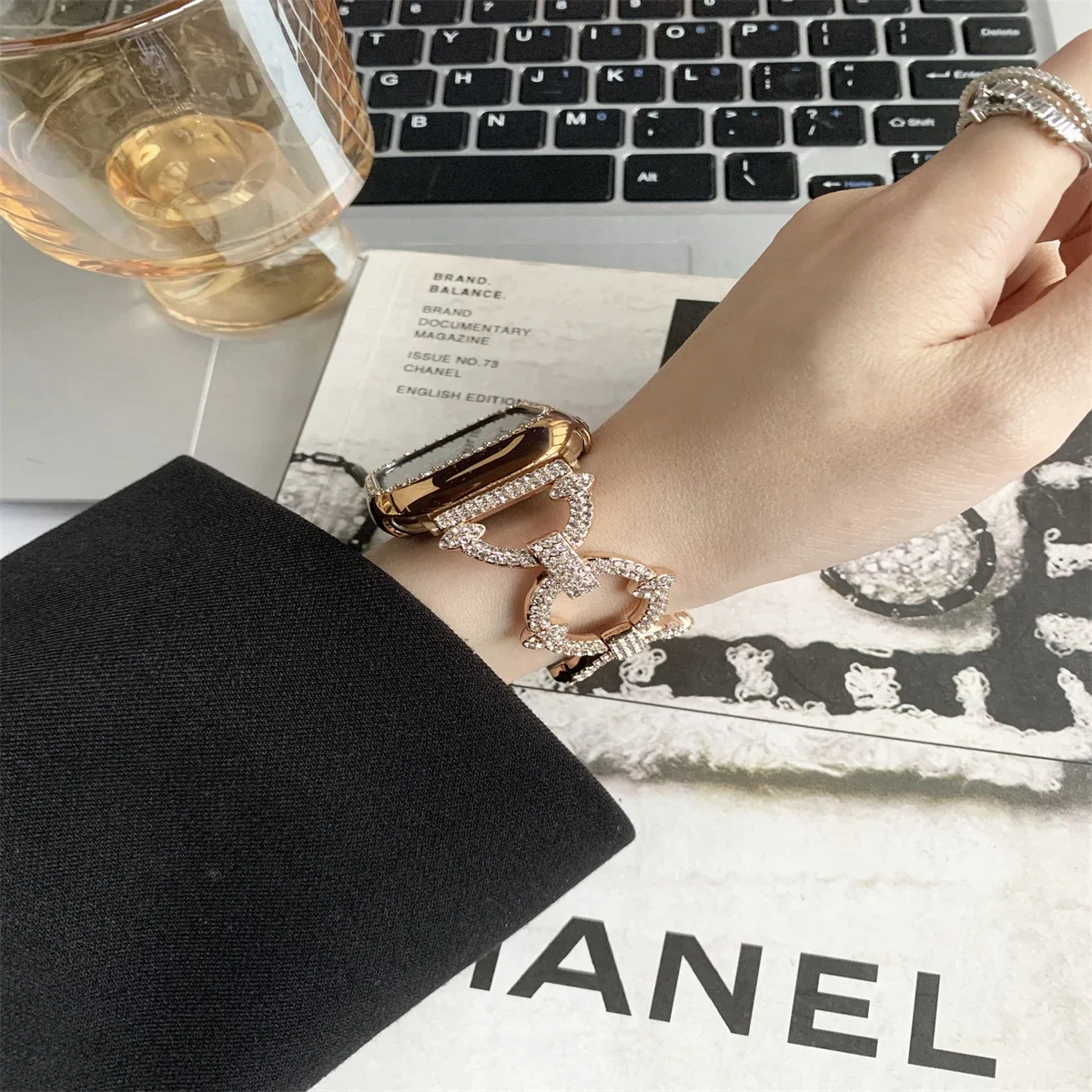 Correa de acero inoxidable con círculos de diamante para Apple Watch, banda de 44/45/49mm, 40/41mm para Apple Watch Series Ultra2 Se 9/8/7/6/5/4/3, 1 unidad 2/1 - imagen 3